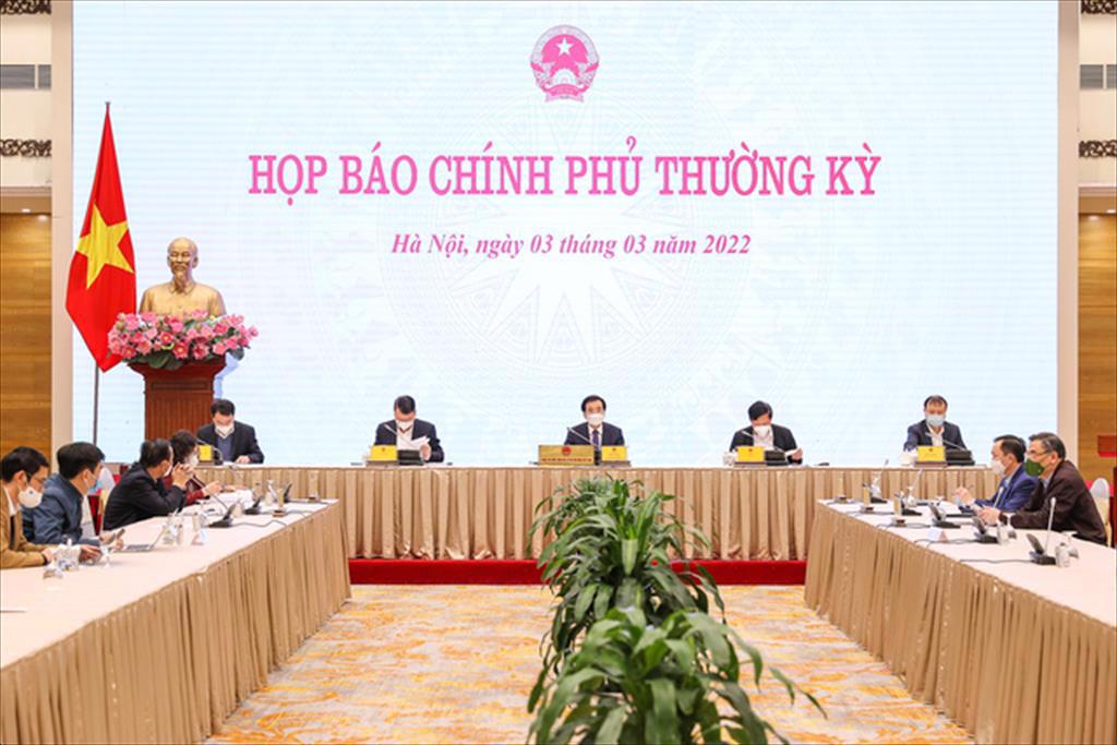 Thủ tướng yêu cầu nghiên cứu một số chính sách về thuế phí để giảm chi phí đầu vào cho sản xuất