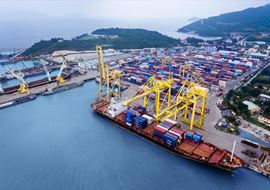 Thu phí hạ tầng cảng biển và các vấn đề chính sách doanh nghiệp trông chờ thay đổi